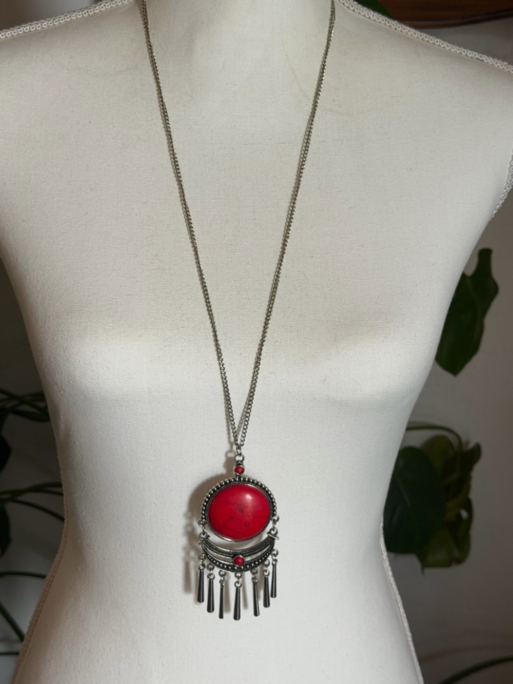 Vintage Cherry Red Marble Lucite & Silver Fringe Pendant Southwestern Necklace